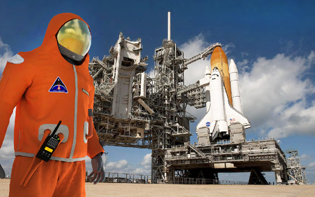 CLO_Rendering_OrangeSuit_with_SpaeShuttle_Perspective_View_WEB